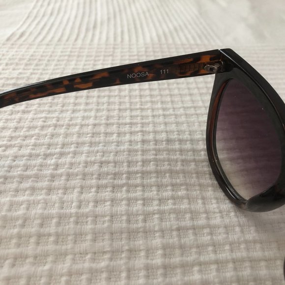 Quay Sunglasses - Picture 5 of 10